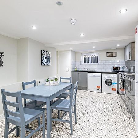 Luxury 5 Bedroom Holiday Home Within Prescot Exteriér fotografie