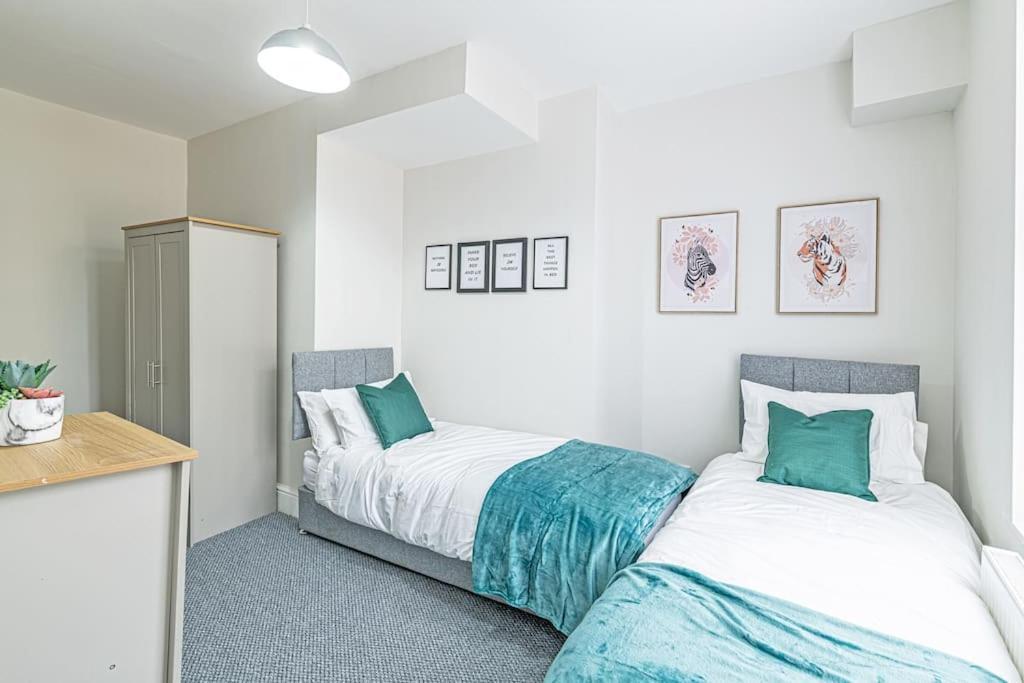 Luxury 5 Bedroom Holiday Home Within Prescot Exteriér fotografie